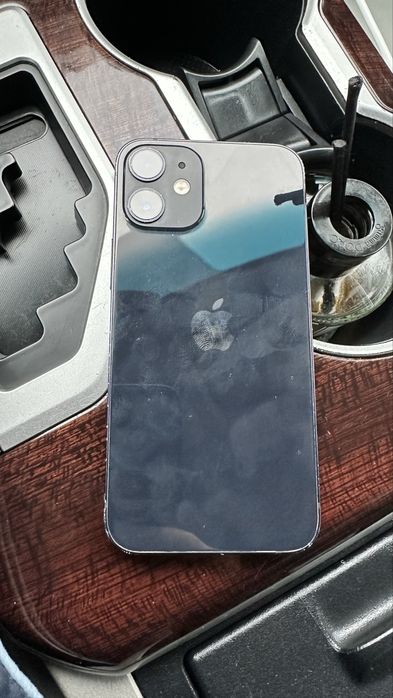 Продам айфон 12 мини