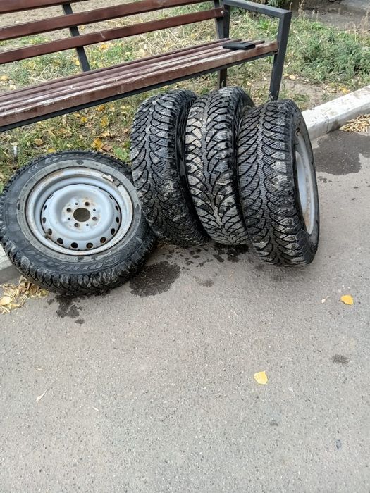 Продам зимние колеса вместе с дисками.
