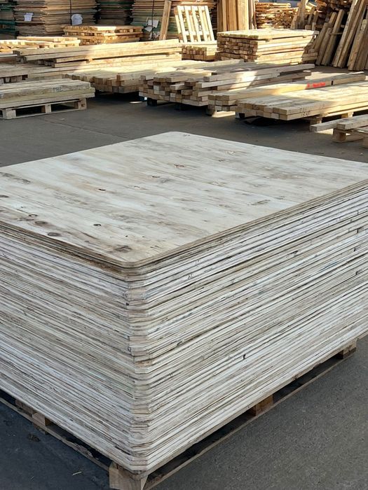 Placaj utilizat, stare foarte buna.
Grosime 1.7 cm.  si 115x130 cm grosime 14mm