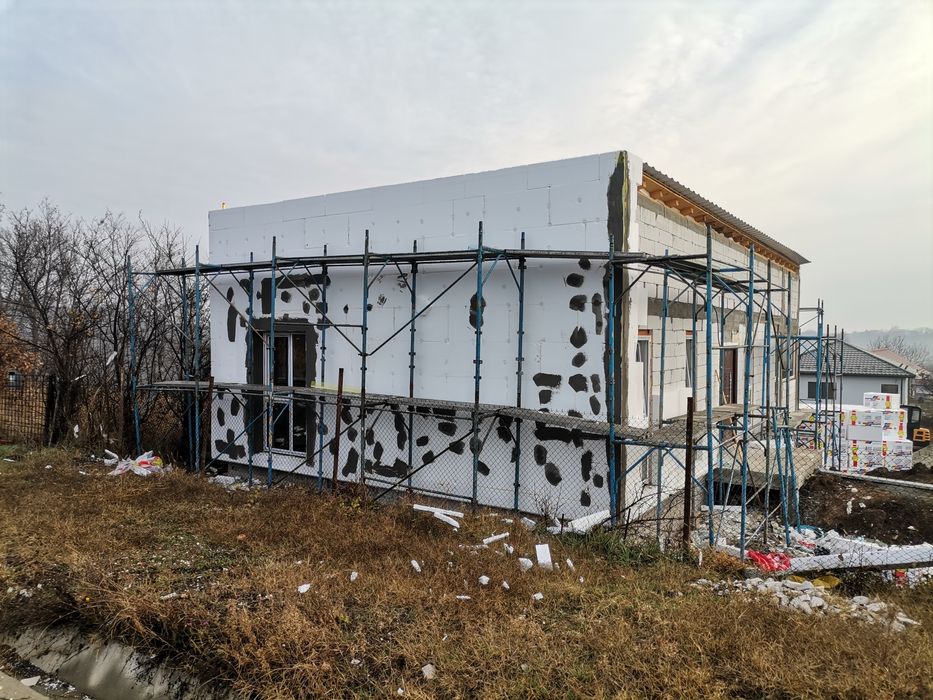 Izolați cu polistiren