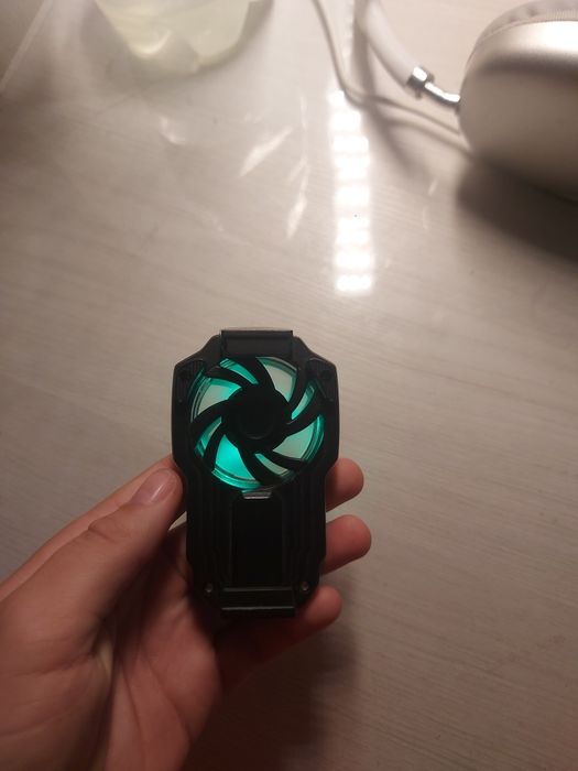 Продам кулер для телефона