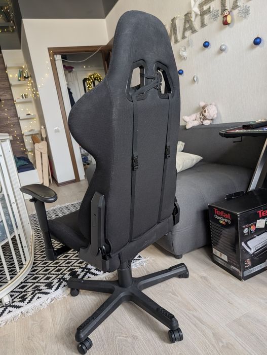 Игровое компьютерное кресло DXRacer