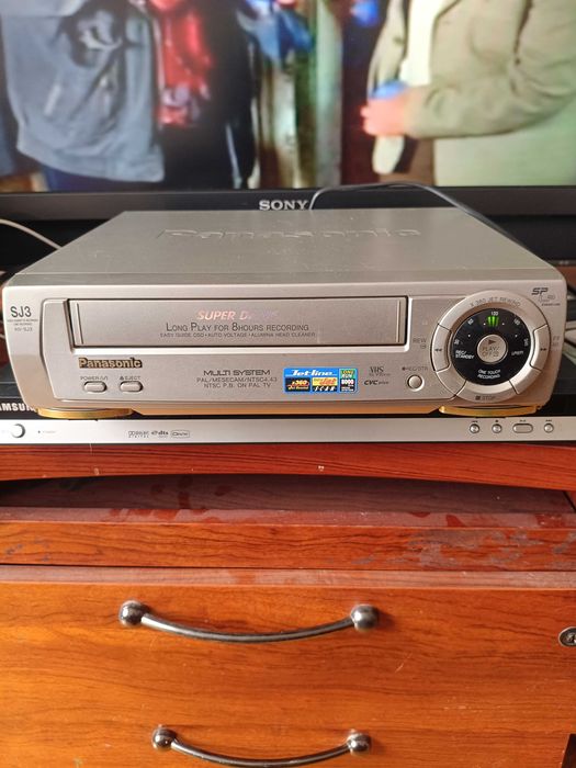 Видеомагнитофон Panasonic NV- SJ3 б/у