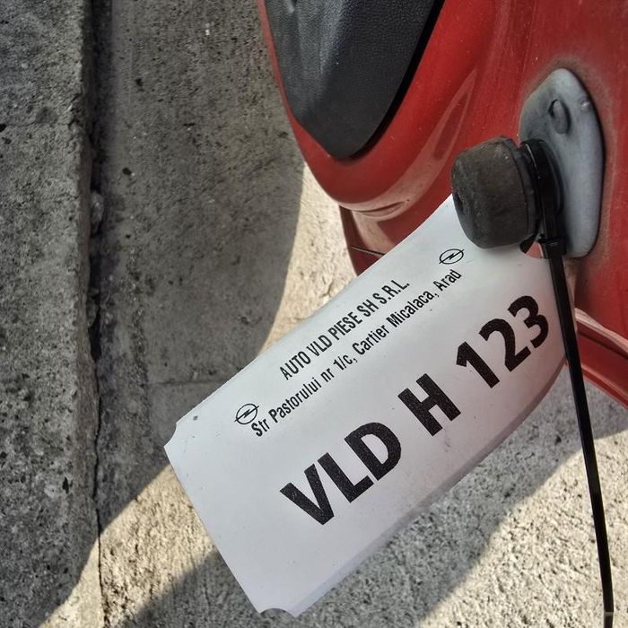 Haion rosu Z547 luneta spate Opel Corsa D facelift