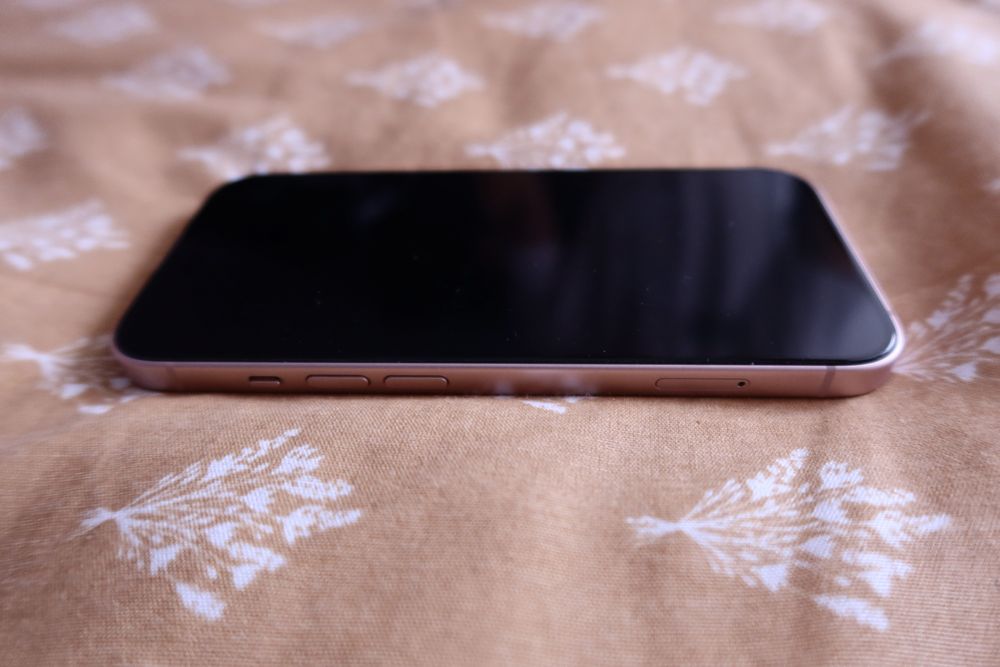iPhone 15 128GB – Pink