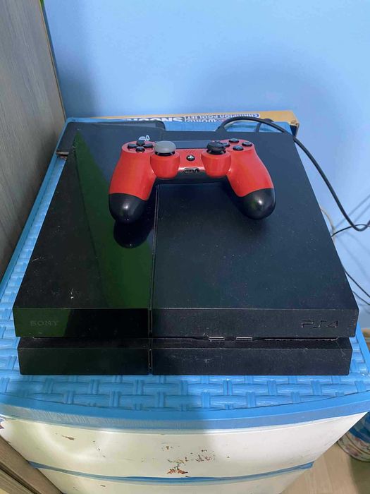 Playstation 4 с един джоистик