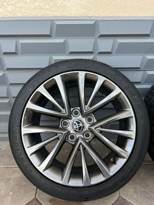 Продам резину с дисками Toyota camry 55