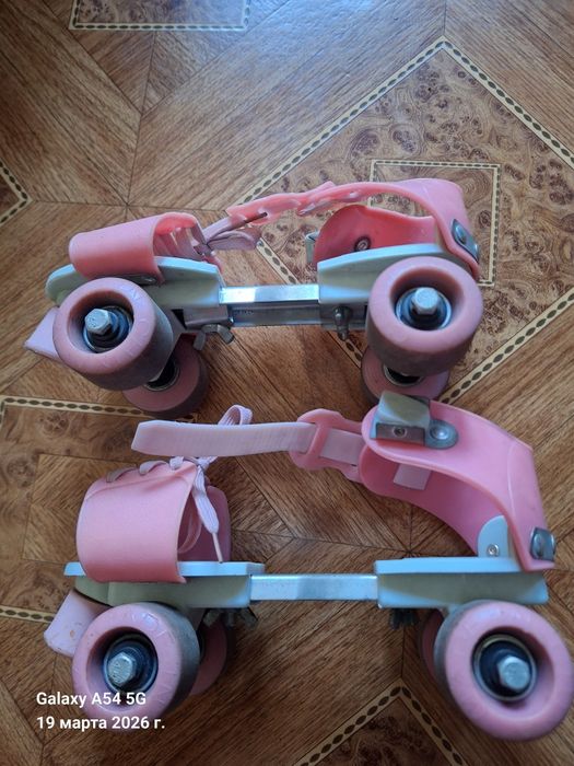 Детские ролики продаются