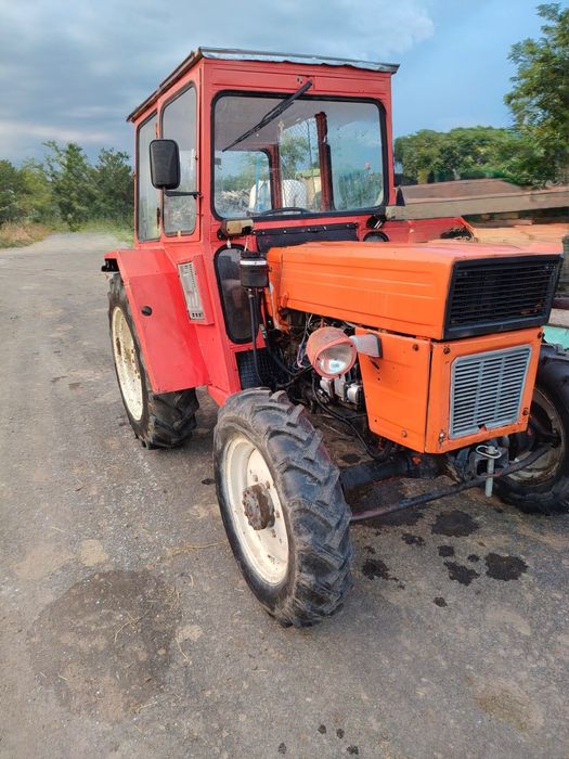 Tractor Universal 445 DT