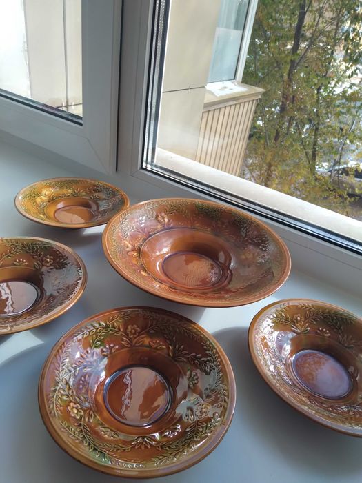 Продам набор тарелок