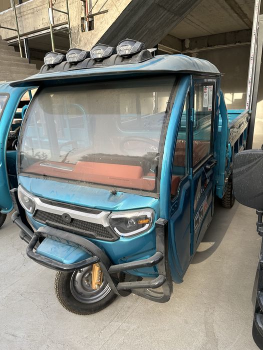 Електро кабиналик Маторол  1 тонналик ва 500 кг лик турлари мавжуд