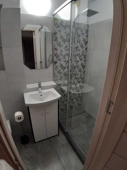 Persoana fizica inchiriez apartament cu 3 camere decomandat, 2 bai, Str. Calea Floresti, Manastur