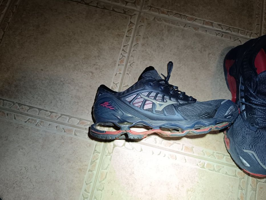 Mizuno Wave Prophecy 8