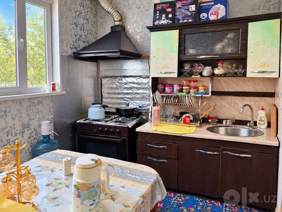 Продам 1/9/9 Сергели -6 среднее состояние. Балкон 2х3. 44 кв.м