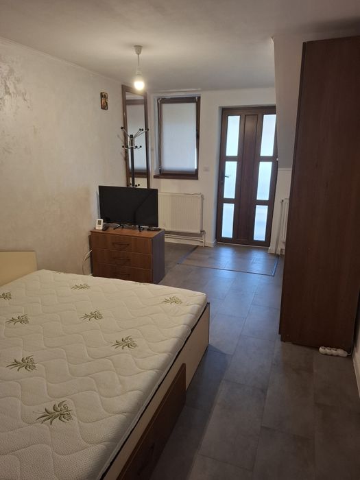 Închiriez garsonieră