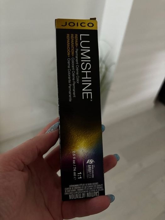 Vopsea de păr Joico
