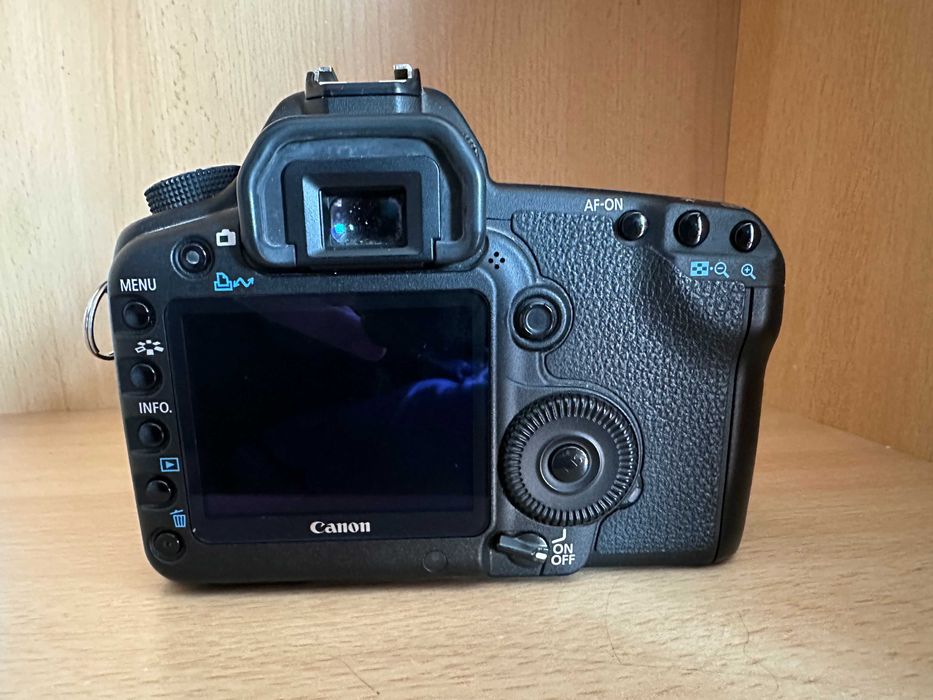 CANON EOS 5D MARK II FULL FRAME с обектив Canon EF 24-105mm f/4L