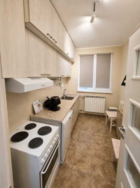 Дава се под наем Тристаен апартамент в София, Света Троица - 70 кв.м за 649 € - Снимка #2