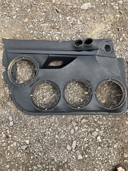 Продам Дверные карты E39