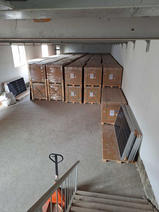 Tongwei 640 Вт двусторонние N-тип монокристалл КПД: до 22.9%.