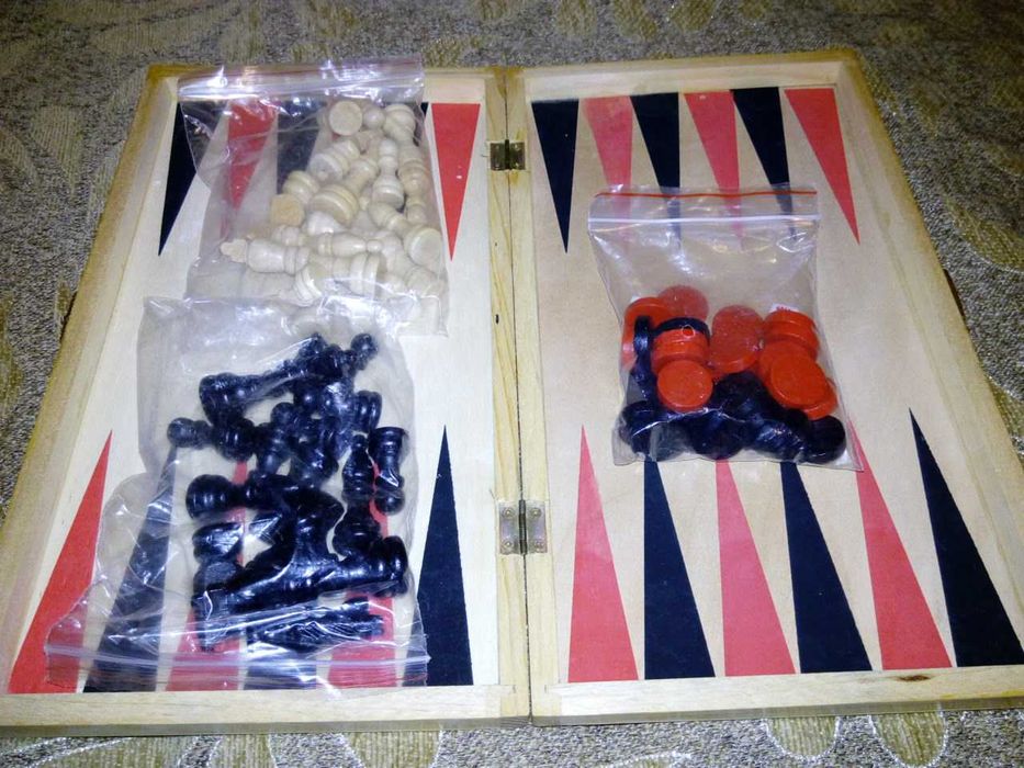 шахматы,шашки,нарды (3 в 1)