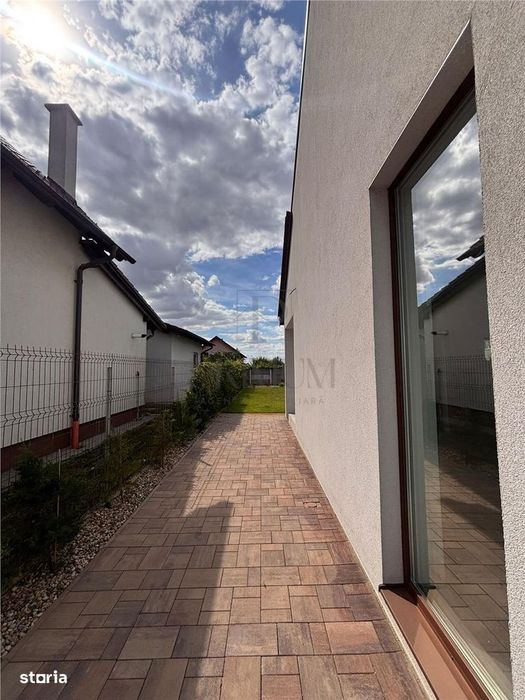 Duplex Spatios, Mosnita Noua, Locatie Excelenta, Curte Amenajata