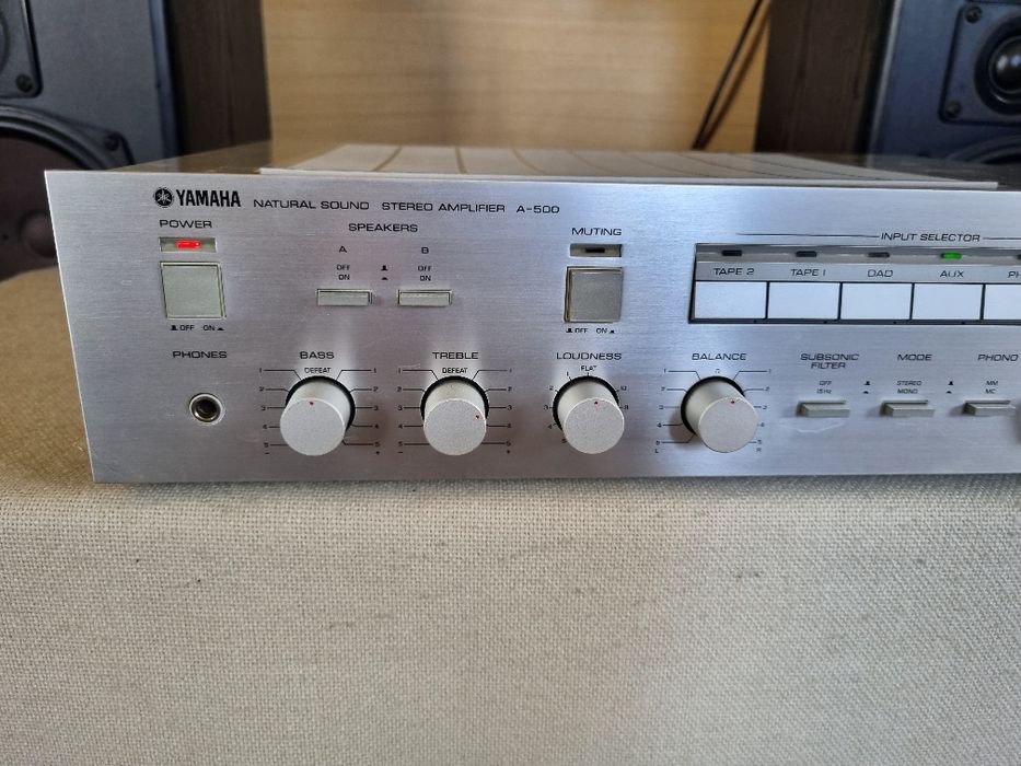 Yamaha A-500. Perfect functional 70 watts/canal. Impecabil.