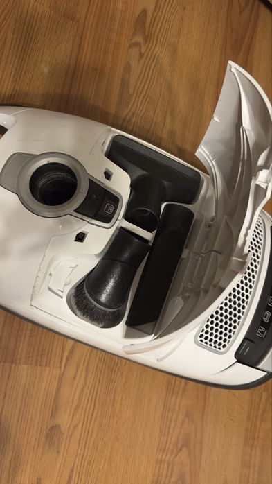 vand aspirator Miele complete C3 defect 150 lei FIX