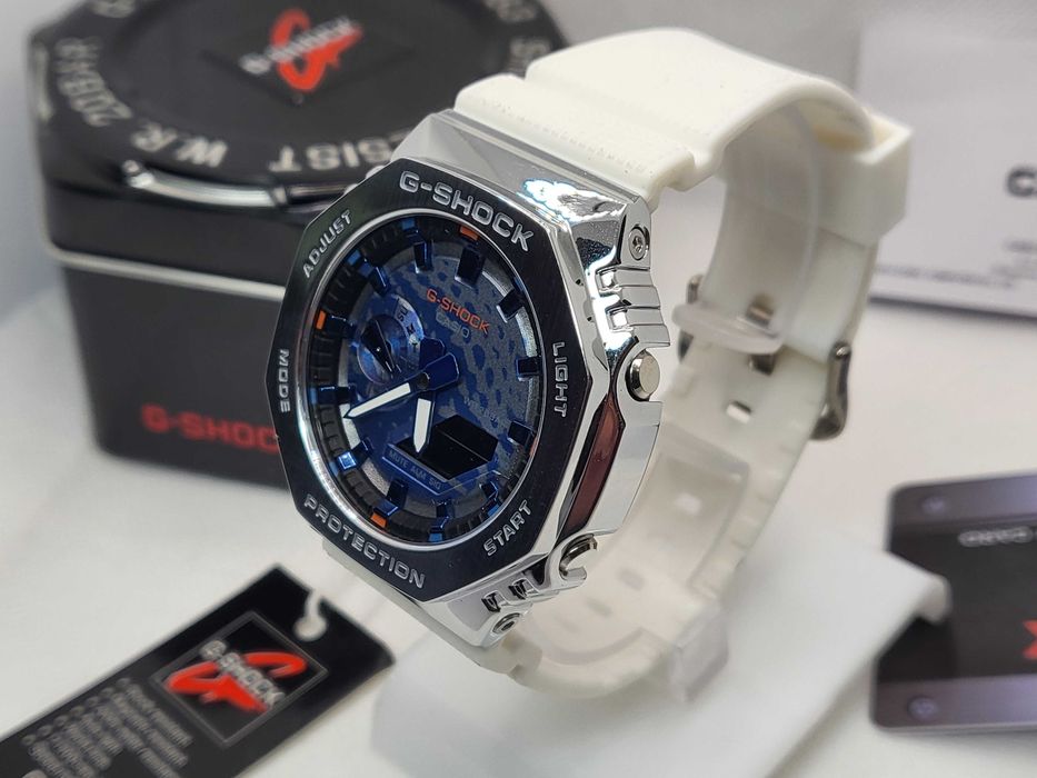 Ceas Casio G shock GM 2100g -1a9er, white-blue edition .Nou, Garantie 2 ani