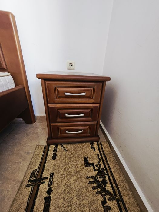 Мебели за спалня,от масивно дърво.