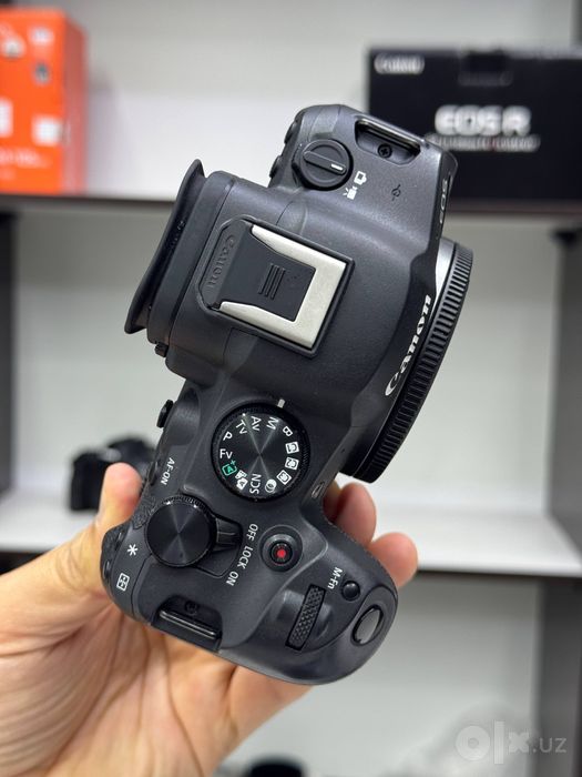 Canon R6 mark 2 +RF 85mm f2 macro is stm