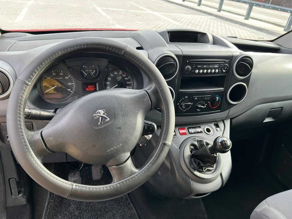 Peugeot 1.6 hdi,2014 în stare foarte bună,inmatriculata,merita văzută .