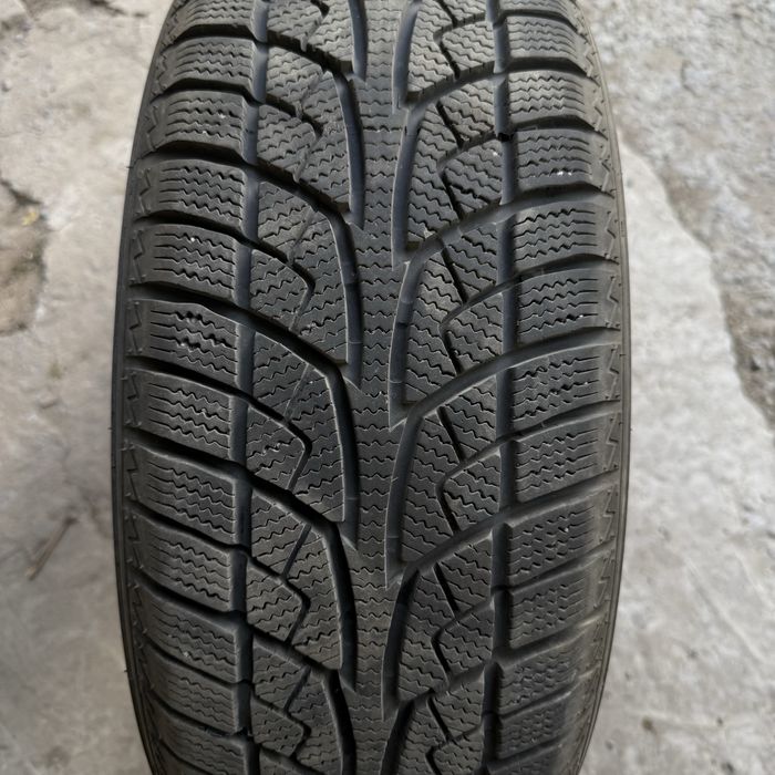 Покрышки зимние 4 шт. 205/65R15