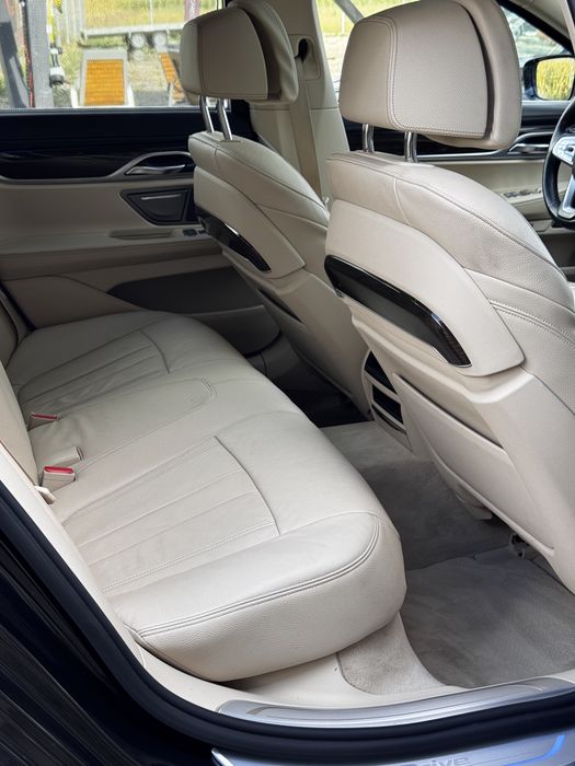 BMW Seria 7 740e  HarmanKardon TVA Deductibil