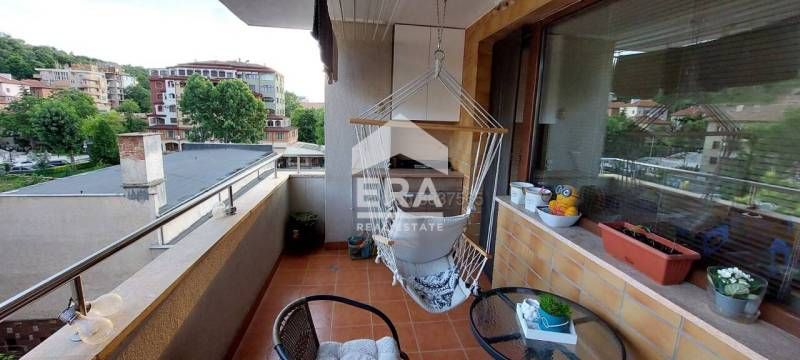 Продава се Тристаен апартамент в Хасково, Център - 95 кв.м за 2106 €/кв.м - Снимка #3