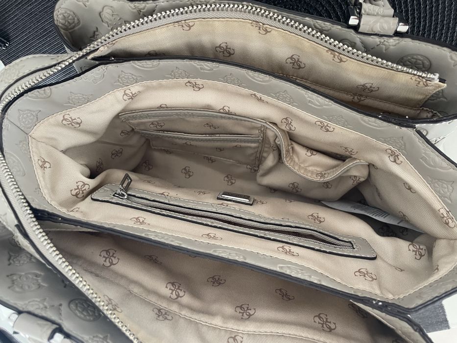 Дамска чанта Guess