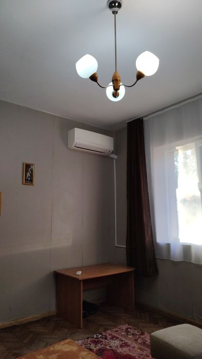 Дава се под наем Тристаен апартамент в Варна, Колхозен пазар - 67 кв.м за 357 € - Снимка #2