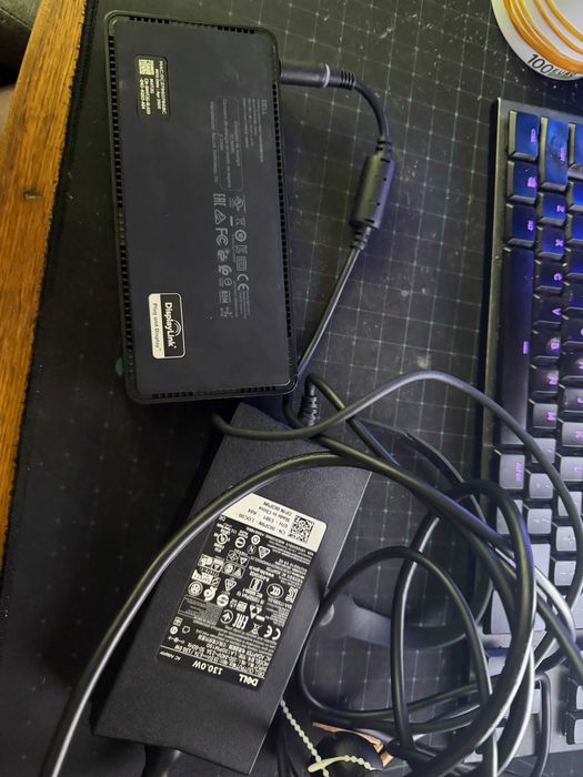 Vând dell docking station display link d6000 - 130 W