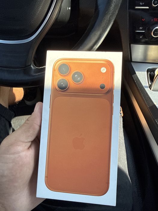 Vand  iphone  17 pro max 256 gb  sigilat