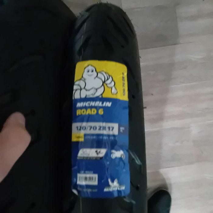 Гуми за мотор Michelin Road 6