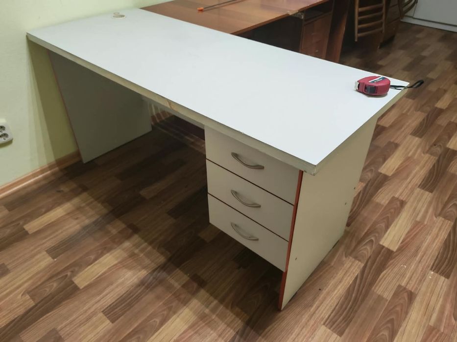 Продам стол письменный со шкафом