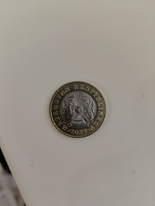 Монета Казахстана 100 тенге