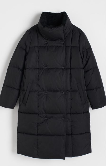 Geacă Reserved, intr-o conditie foarte bună.