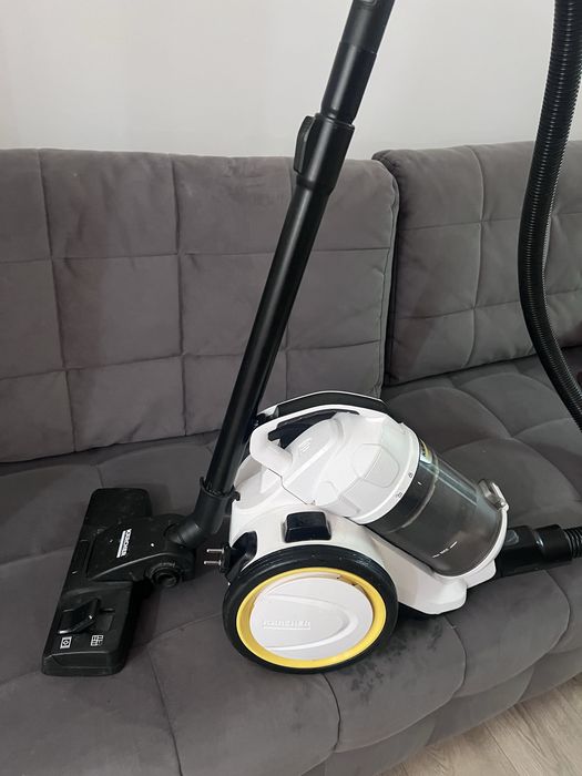 пылесос Karcher в белом цвете