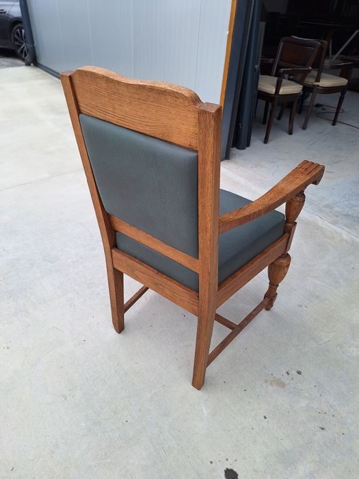 Стол от дъб масив със дамаска