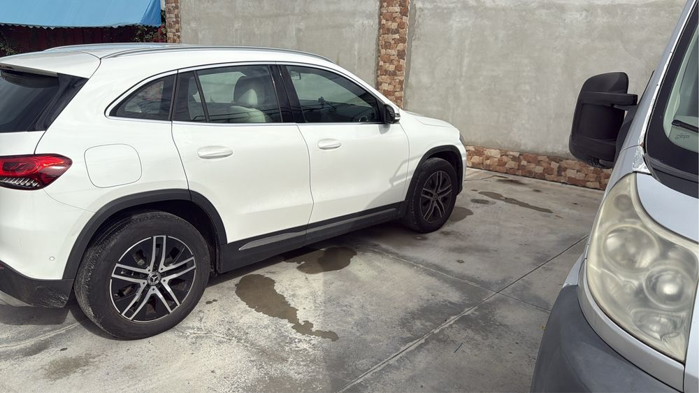 MERCEDES-BENZ GLA 2021 — imagine 3