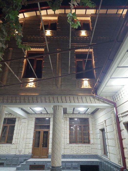 Продаётся  3х этажный Дом