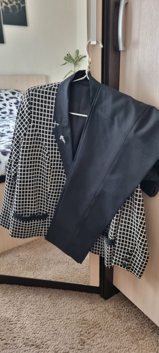 Продаётся брючный костюм
