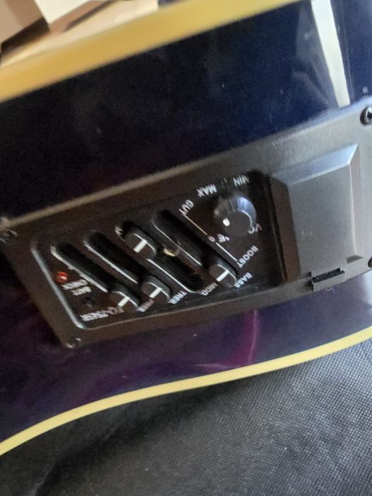 Vând chitară  Chitară acustică Harley Benton + husă ,stare foarte bună
Vând chitară acustică Harley Benton, ideală pentru începători sau nivel interme