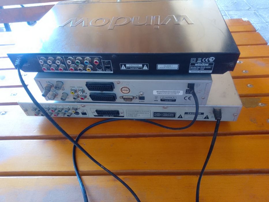 Иккита DVD ва OPENBOX тунер кизикганлага.